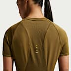 Γυναικεία κοντομάνικη μπλούζα για τρέξιμο Dri-FIT Nike Swift