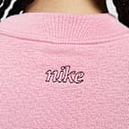 ナイキ Dri-FIT ゲット フィット ウィメンズ グラフィック クルーネック スウェットシャツ