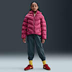 Chamarra acolchada Therma-FIT holgada para niños talla grande Nike Sportswear All Day Play