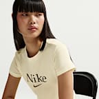 Nike Sportswear-kort T-shirt til kvinder