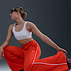 Pants deportivos de tiro medio y pierna amplia para mujer Nike Sportswear