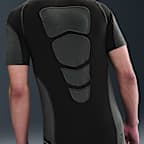 เบสเลเยอร์แขนสั้นผู้ชาย Dri-FIT Nike Tech