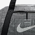 กระเป๋าดัฟเฟิลลายเพลด Nike Gym Club (24 ล.)