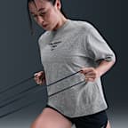 Playera de corte cuadrado para mujer Nike Cheer