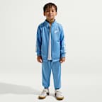 Conjunto de 2 piezas de cierre completo y cinta con logotipos para niños talla pequeña Nike Dri-FIT