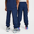Nike Sportswear Club Older Kids' Woven Joggers
