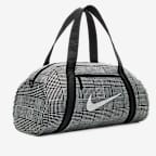 กระเป๋าดัฟเฟิลลายเพลด Nike Gym Club (24 ล.)