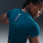 Playera cropped de manga corta para mujer Sabrina