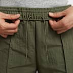 나이키 스포츠웨어 에브리씽 우븐 여성 미드라이즈 오픈 헴 팬츠