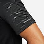 เสื้อวิ่งแขนสั้นผู้ชายลายปั๊มนูน Nike Dri-FIT UV Run Division Miler