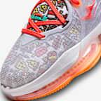 Chaussure de basket LeBron 19