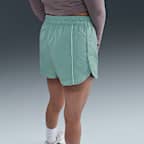 Shorts de tejido Woven de tiro medio de 5 cm para mujer Nike Windrunner