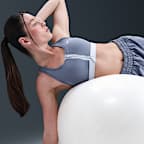 Bra deportivo de media sujeción con almohadillas para mujer Nike Swoosh Front Zip