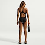 Traje de baño de una sola pieza con textura de tela de canalé de espalda deportiva para mujer Nike Swim
