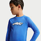 Conjunto de playera de manga larga y short para niño talla pequeña Nike Swim