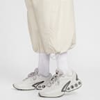 Nike Sportswear Women's Oversized Mid-Rise Woven Pants