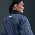 Chamarra bomber Therma-FIT reversible para mujer Nike Sportswear