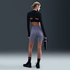 Shorts de ciclismo de tiro alto de 20 cm con bolsillos para mujer Nike One