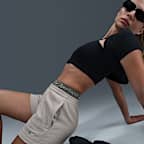 Nike Sportswear Chill Terry középmagas szabású, 10 cm-es női rövidnadrág