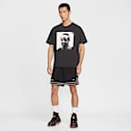 レブロン "Masked Menace" メンズ バスケットボール Tシャツ