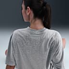 Playera de corte cuadrado para mujer Nike Cheer