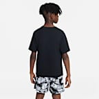 Playera de entrenamiento con gráfico Dri-FIT para niño talla grande Nike Multi