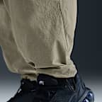 Nike Tech szőtt, túlméretezett férfinadrág