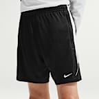 Nike Strike Older Kids' Dri-FIT Football Shorts