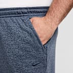 Joggers de alto rendimiento Dri-FIT con protección UV para hombre Nike Primary Fleece
