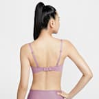 สปอร์ตบราผู้หญิงซัพพอร์ตระดับต่ำเสริมฟองน้ำดีไซน์ปรับเปลี่ยนได้ Nike Alate Minimalist