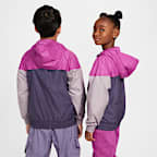 Chamarra Repel con gorro para niños talla grande Nike Sportswear Windrunner