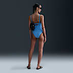 Traje de baño de una pieza con cuello en V para mujer Nike Swim Water Texture