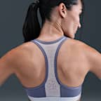 나이키 스우시 프런트 지퍼 여성 미디엄 서포트 패드 스포츠 브라