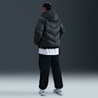 Nike Sportswear Windpuffer weite Storm-FIT-Puffer-Jacke mit Kapuze und Daunenfüllung (Damen)