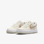 Tenis para niños grandes Nike Air Force 1 LV8 5