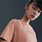 ナイキ スポーツウェア クラブ ウィメンズ ルーズ クロップド Tシャツ