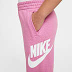 Pants de entrenamiento de French Terry para niños talla pequeña Nike Sportswear Club Fleece