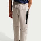 Pantalon à ourlet ouvert Nike Sportswear Tech Fleece pour ado