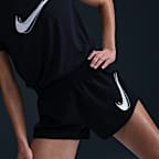 Shorts de correr Dri-FIT de tiro medio con forro de ropa interior para mujer Nike One