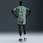 Shorts de correr Dri-FIT con forro de ropa interior de 13 cm para hombre Nike Stride "Eliud Kipchoge"