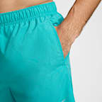 Shorts de correr Dri-FIT de 13 cm con forro de ropa interior para hombre Nike Challenger
