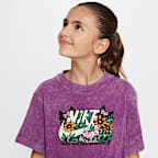 Nike Sportswear Older Kids' (Girls') T-Shirt