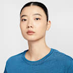 เสื้อยืดเอวลอยทรงหลวมผู้หญิง Nike Sportswear Club