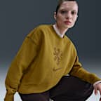 Netherlands Phoenix Fleece Women's Nike Football Oversized Crew-Neck Sweatshirt