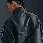 Chamarra brillante para mujer Nike Sportswear Windrunner