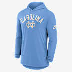 Playera con gorro de manga larga universitaria Nike Dri-FIT para hombre North Carolina Legacy Arch - Azul claro