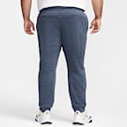 Joggers de alto rendimiento Dri-FIT con protección UV para hombre Nike Primary Fleece