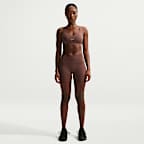 Damski stanik sportowy z regulacją i wkładkami zapewniający lekkie wsparcie Nike Indy