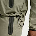 Chamarra Windrunner Nike Tech Dri-FIT de tejido Woven y cierre completo para hombre