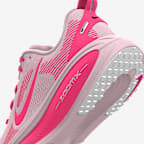 Chaussure de running sur route personnalisée Nike Vomero 18 By You pour femme